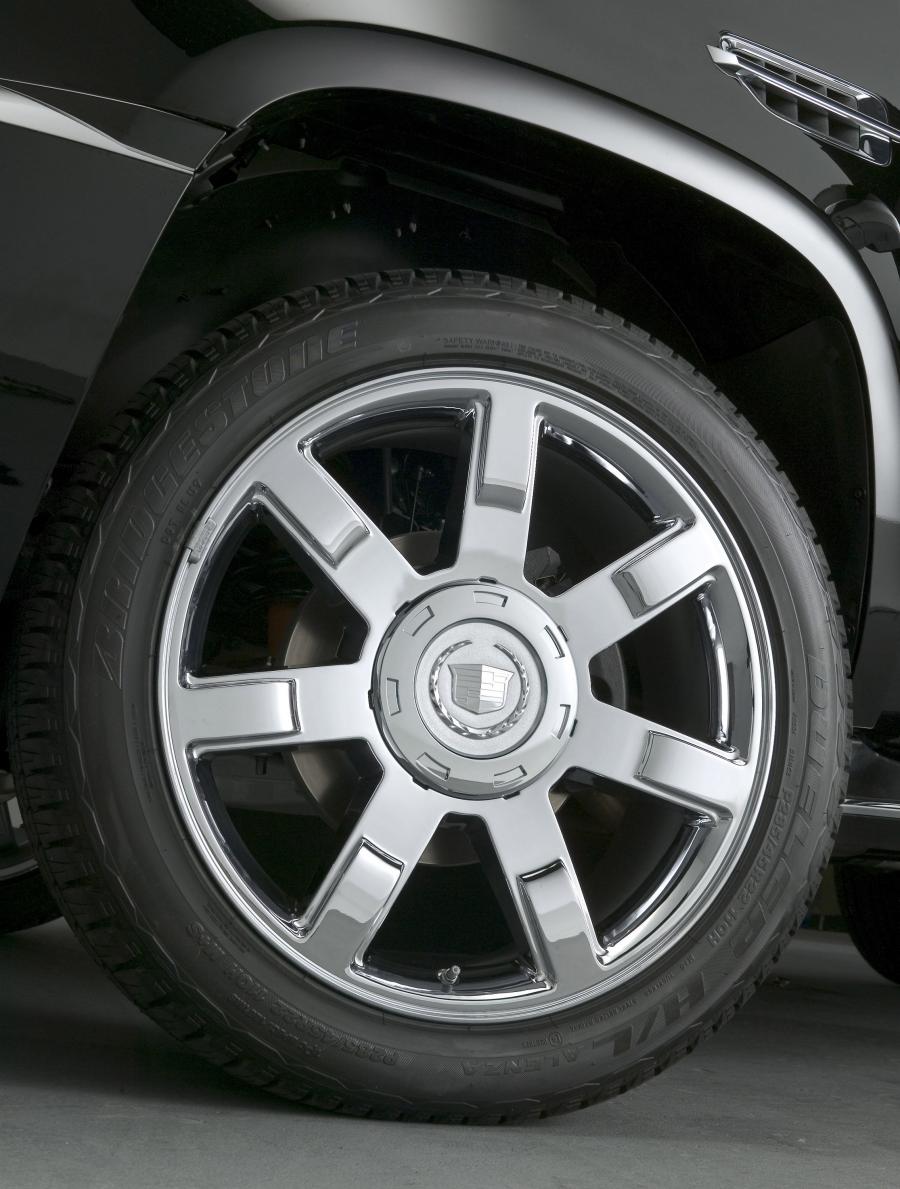  Cadillac Escalade 2007 года  (фото 40 из 106)